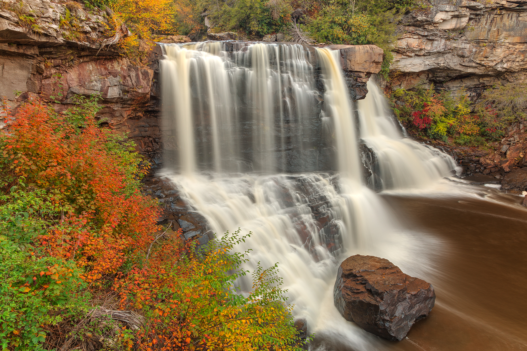 Blackwater Falls in October color