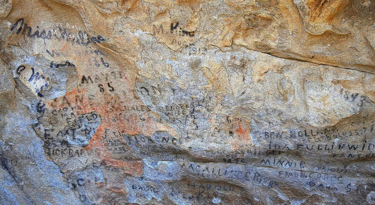 Windows and domes on the Albion granite