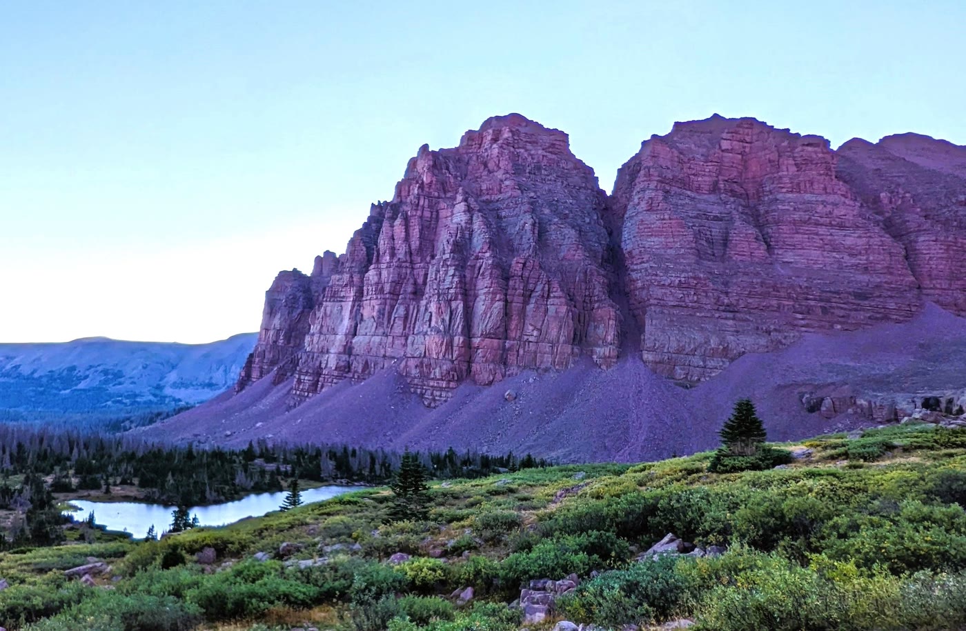 Red Castle quartzite over Lower Red Castle Lake