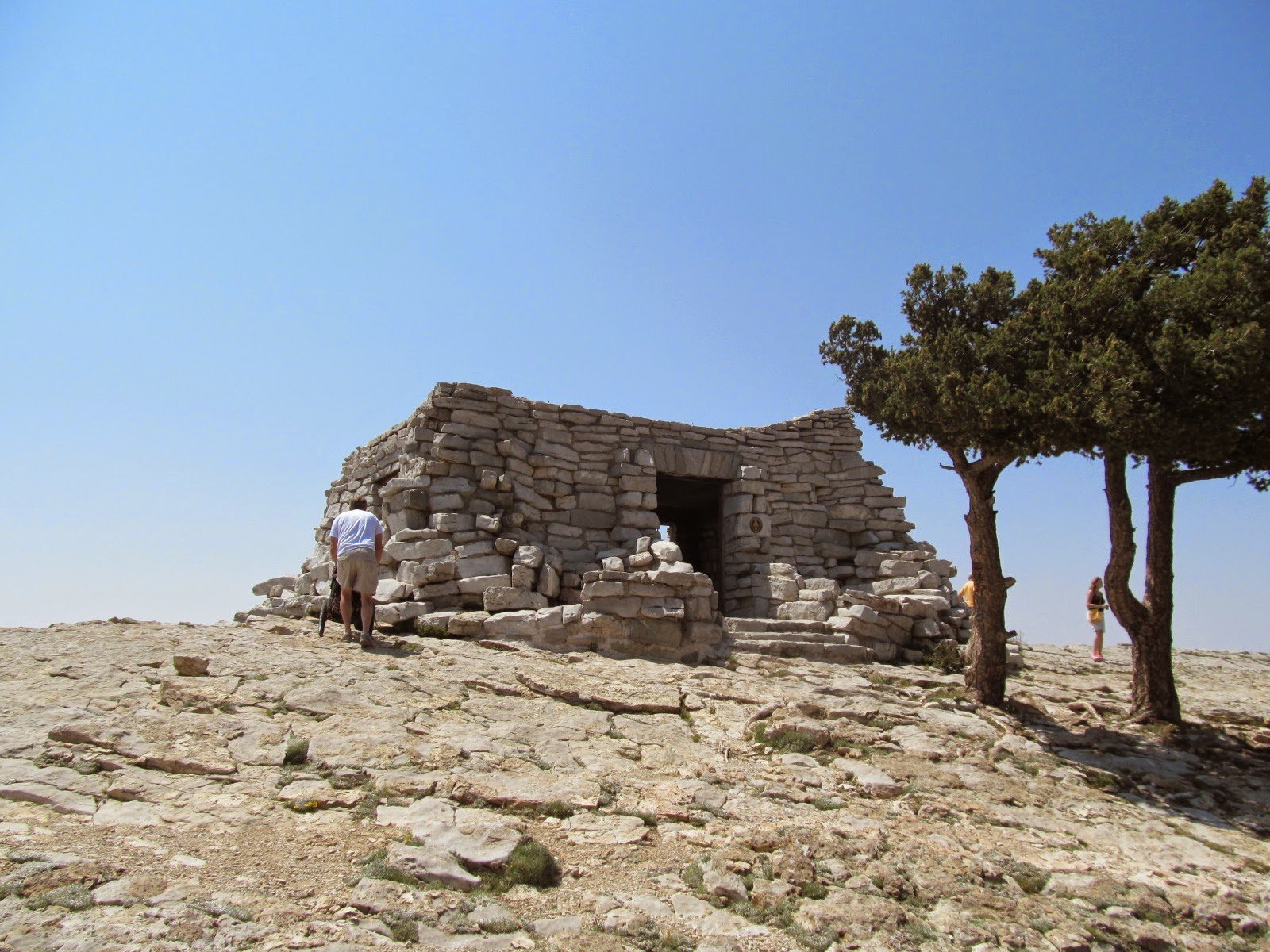 Kiwanis Cabin on the limestone near Sandia Crest