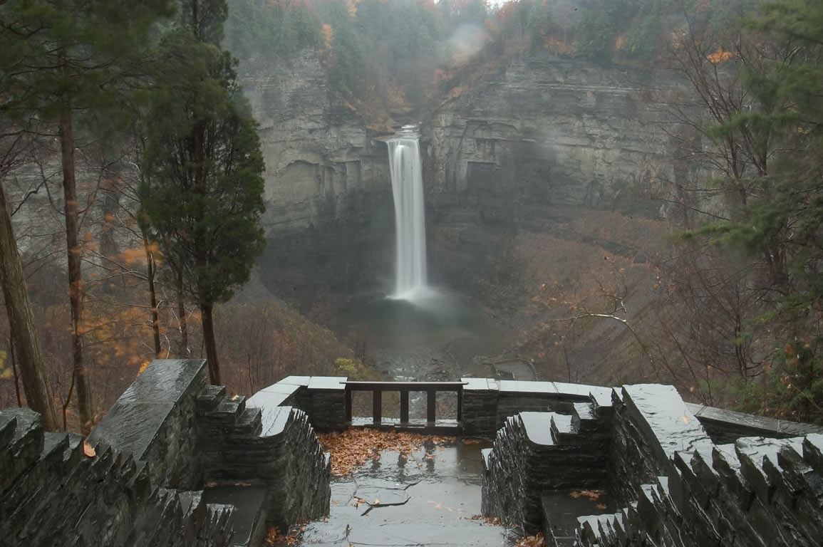 The limestone amphitheater from the overlook