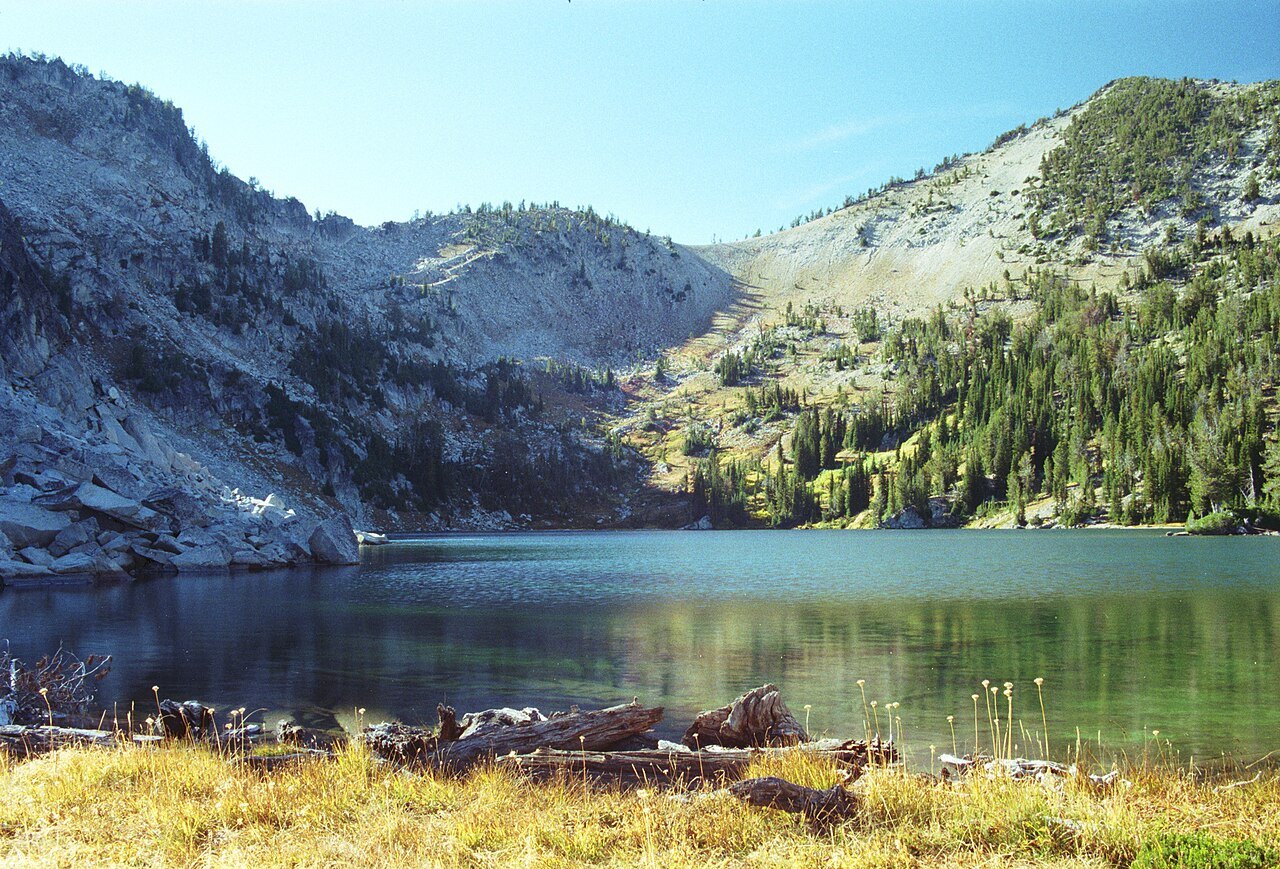 Maxwell Lake under Eagle Cap country